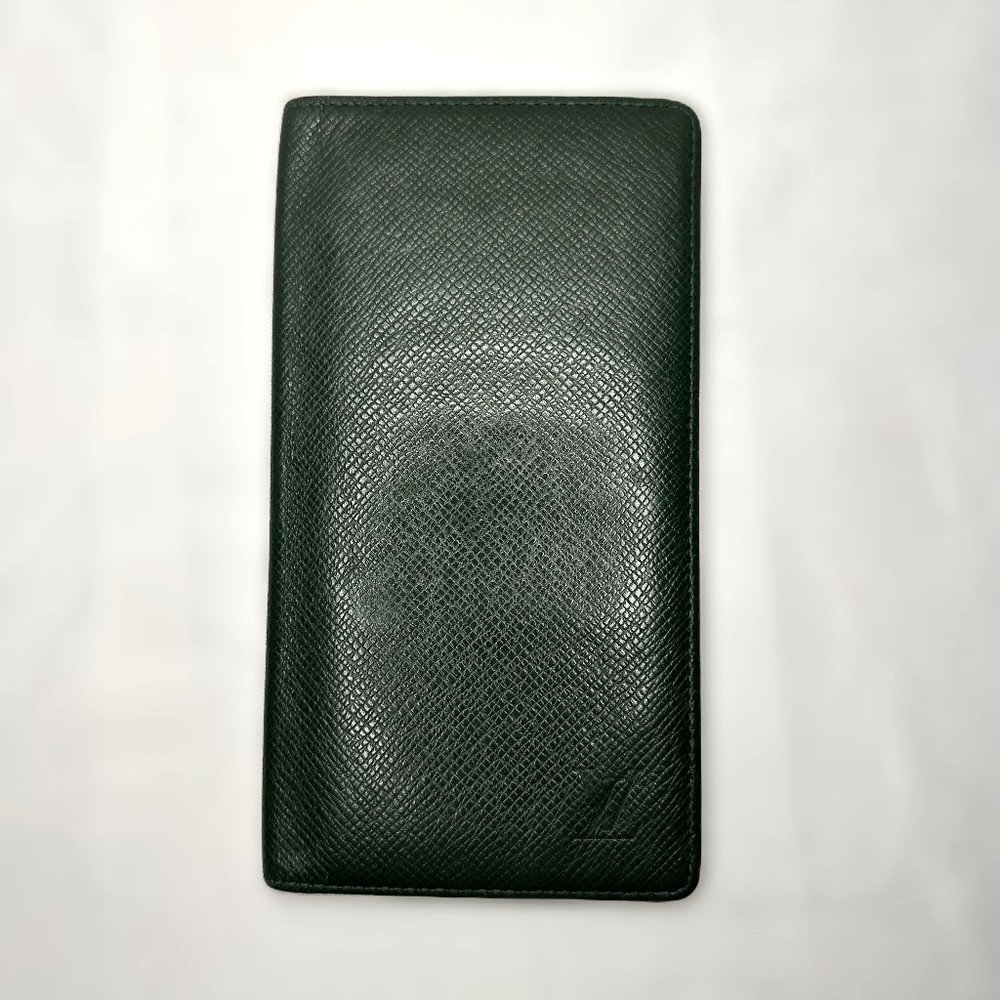 Vintage Louis Vuitton Dark Green Epi Leather Bi Fold Wallet